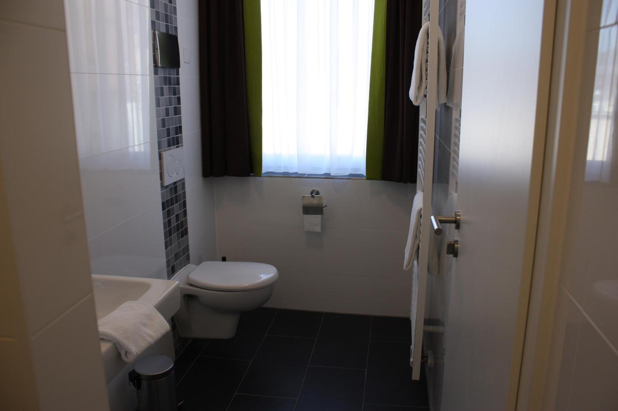Hotel Schwan - Das Gaestehaus Ilse Oestrich-Winkel Zimmer foto